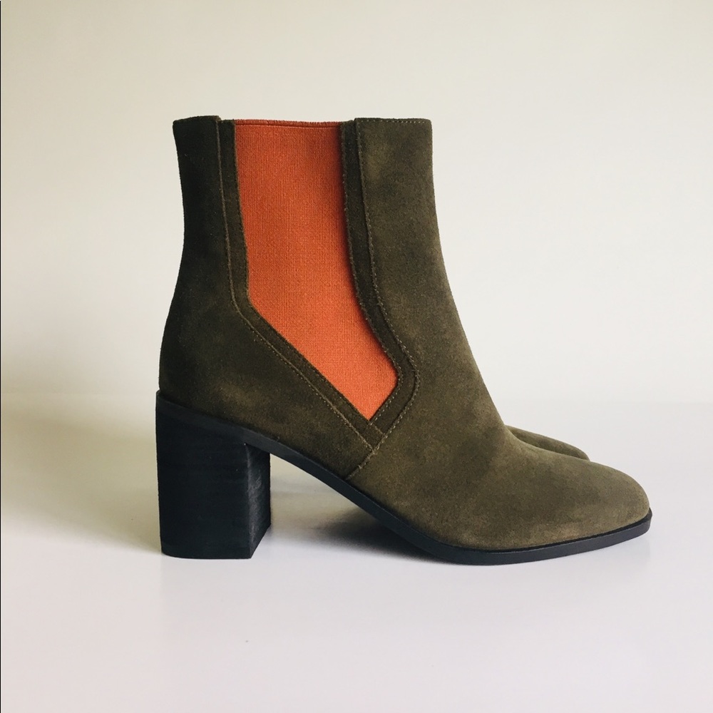 New Lori Goldstein Green Suede Ankle Boots Sz 7M